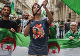الجزائر: حل منظمات المجتمع المدني وملاحقات قضائية ضد صحفيي ونشطاء الحراك الشعبي