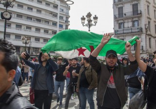 الجزائر: محاكمات بالجملة وتضييق على النقابات والحريات النقابية