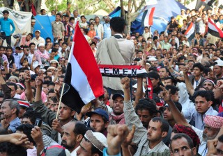 اليمن: استمرار التضييق على الفضاء المدني واستهداف الصحفيين