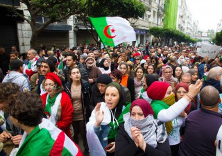 الجزائر: استمرار قمع حرية التعبير والإعلام